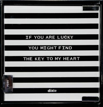 Nyckelskåp Lucky Stripe Svart från Dixie med randigt mönster