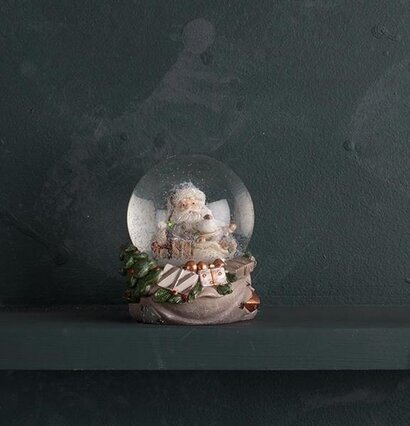 Snöglob Tomte från Multi Agentur med tomte och snöeffekt