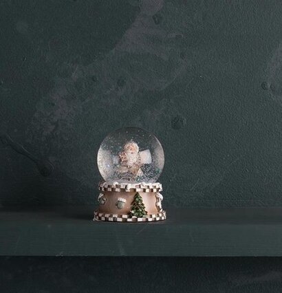 Snöglob Tomte från Multi Agentur med tomte och snöflingor