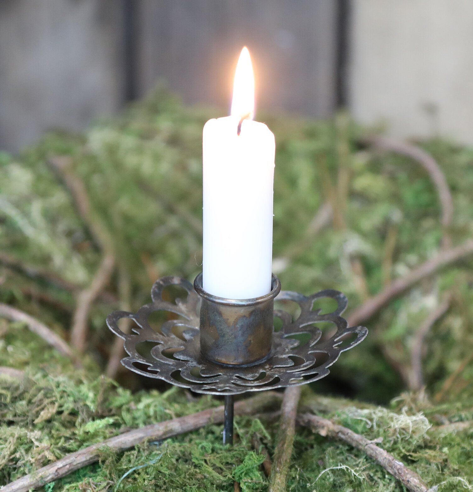 Ljushållare Spjut Antik Mässing från Chic Antique i mossa