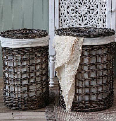 Tvättkorg Rotting Mellan från Chic Antique i rustik miljö