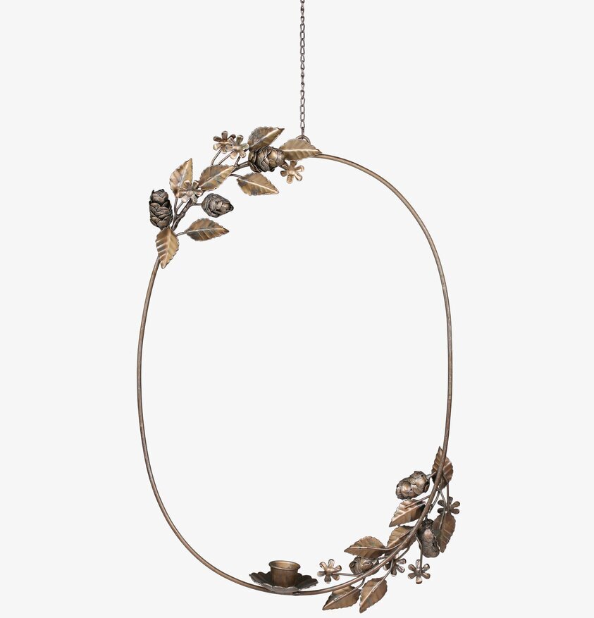 Hängande krans Antik Mässing från Chic Antique i fönster