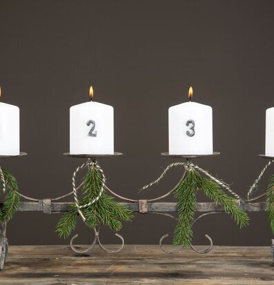 Ljusstake Blockljus från A Lot Decoration på träbord