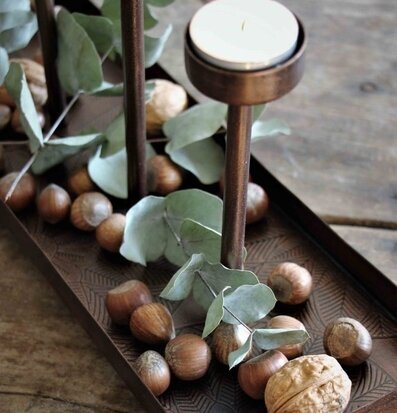 Ljushållare Cozy Antik Mässing från Majas Cottage på träbord