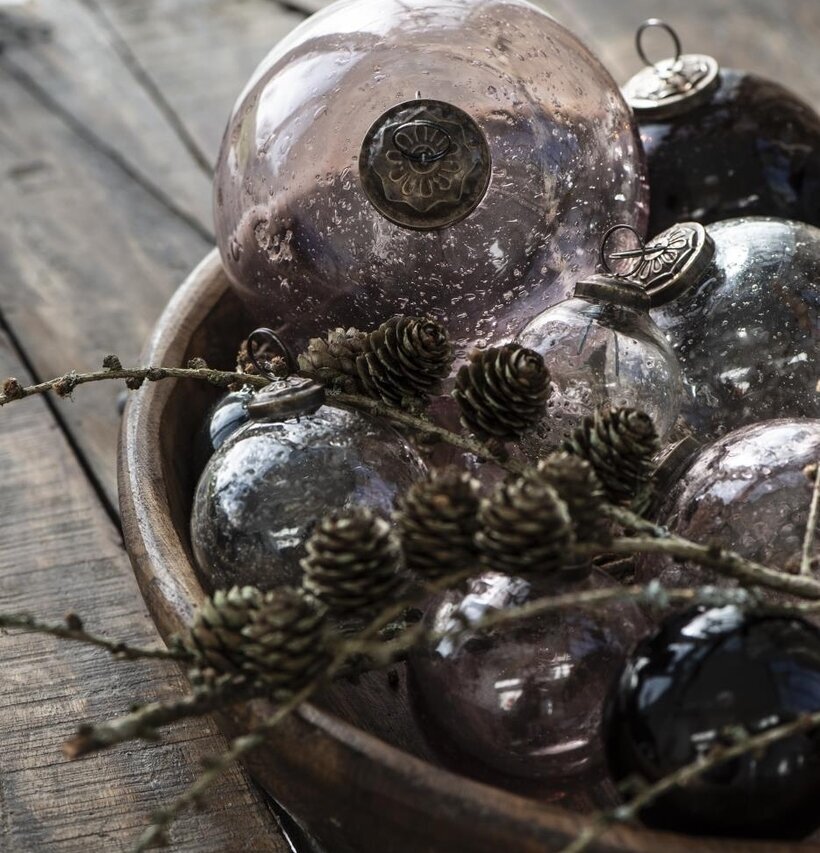 Julkula Pebbled Glass Rosa från IB Laursen i rustik skål