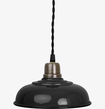 Taklampa Birgith Svart från Strömshaga i minimalistisk miljö