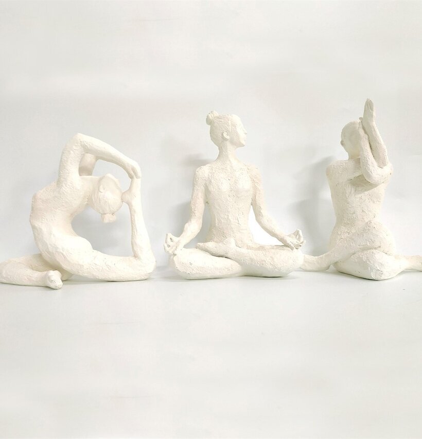 Yoga Olathe Vit från Nääsgränsgården: tre yogaskulpturer