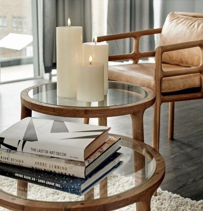 Uyuni Pelarljus LED Ivory 13 Cm från Uyuni på soffbord