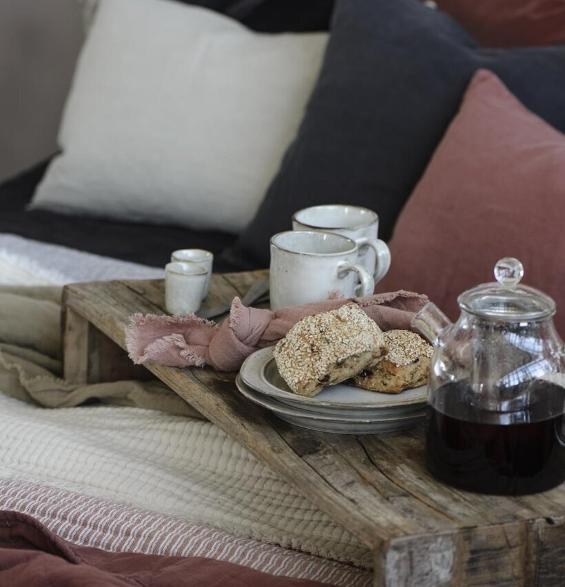 Podium Unika från IB Laursen med keramik och textilier