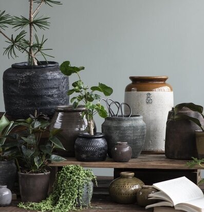 Podium Unika från IB Laursen med krukor och växter