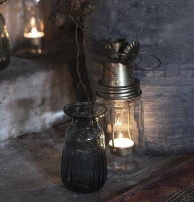 Foto av harmonisk inredning med ljus och texturer