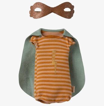 Super Hero Mouse Medium från Maileg i superhjältedräkt