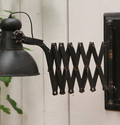 Vägglampa Factory Antik Svart från Chic Antique