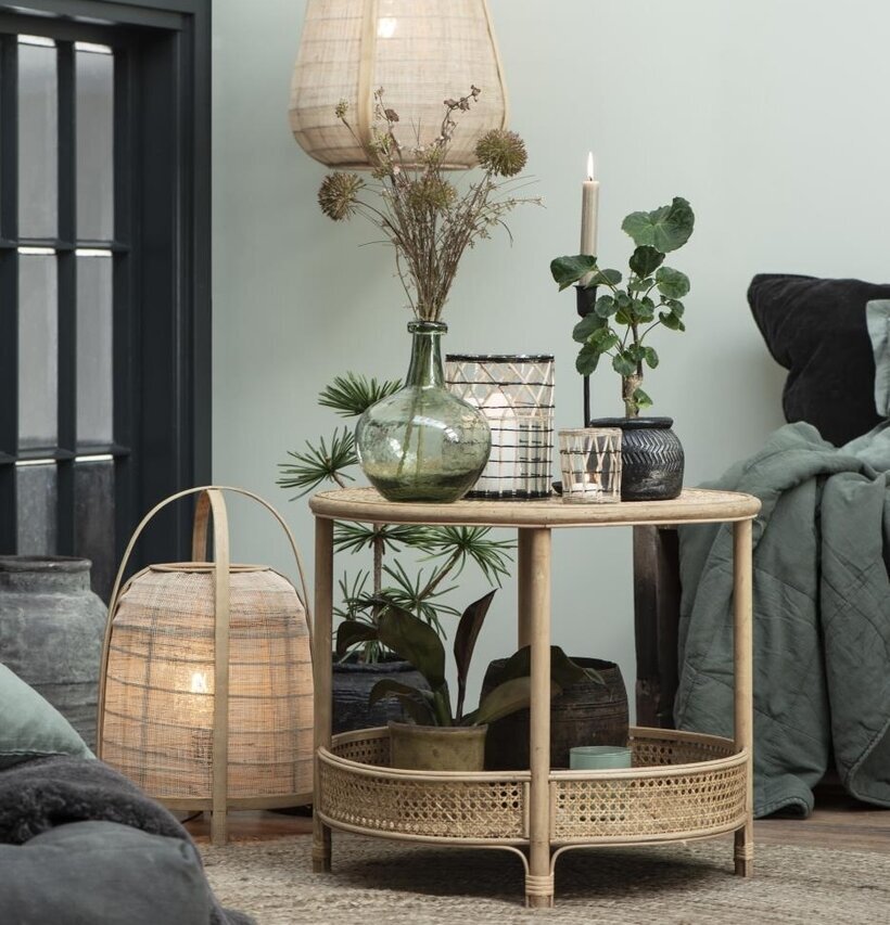 Golvlampa Hessian från IB Laursen i ett naturligt rum