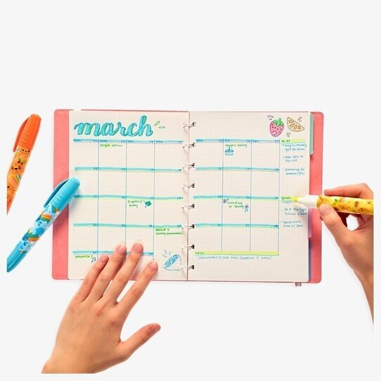 Jumbo Juicy - Scented Highlighters från Ooly i användning