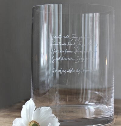 Bild av stilren vas som även fungerar som ljuslykta