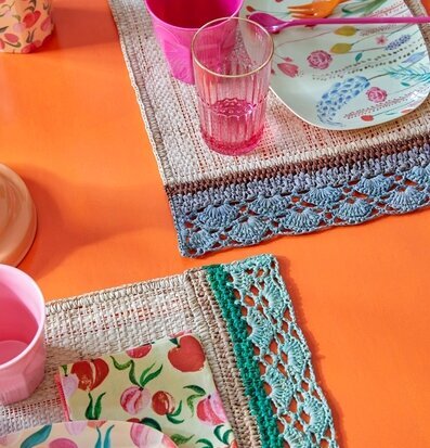 Bordstablett Blue Borders från Rice med blå kantning