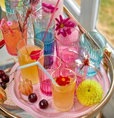 Rund Emaljbricka Flamingo Pink från Rice med färgglada glas