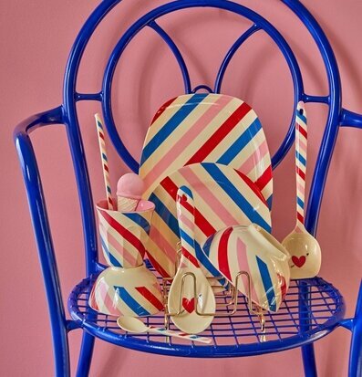 Assiett Candy Stripes Print från Rice med livfull design