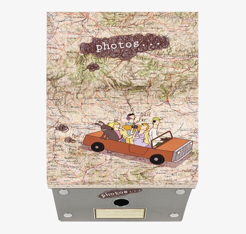 Förvaringsbox Foto från Derriére la porte med färgglad bil