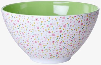 Salladsskål White Spring Flower Print från Rice i köksmiljö