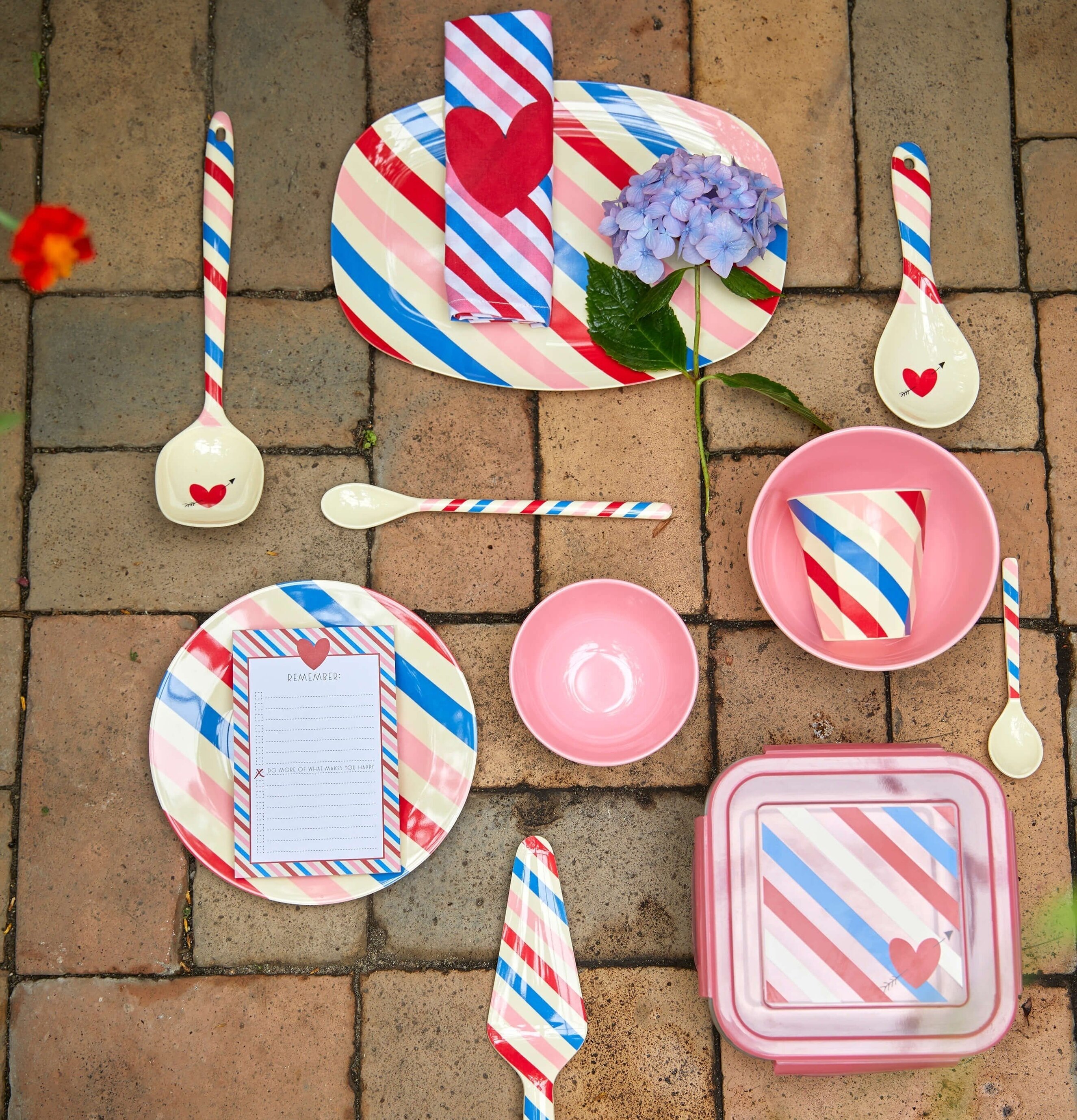 Salladssked Candy Stripes från Rice med färgglada ränder