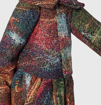 Bordslampa Renata från Skitso med färgglad textilklänning