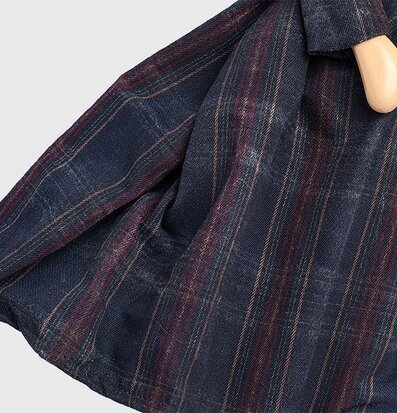 Bordslampa Athena från Skitso med figurinbas och träarm