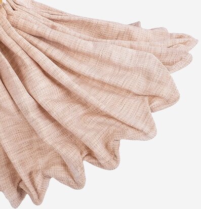 Bordslampa Kristy från Skitso med veckade tygpaneler