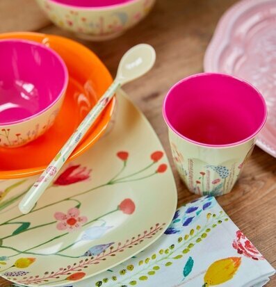 Liten Skål Summer Flowers Print från Rice på träbord