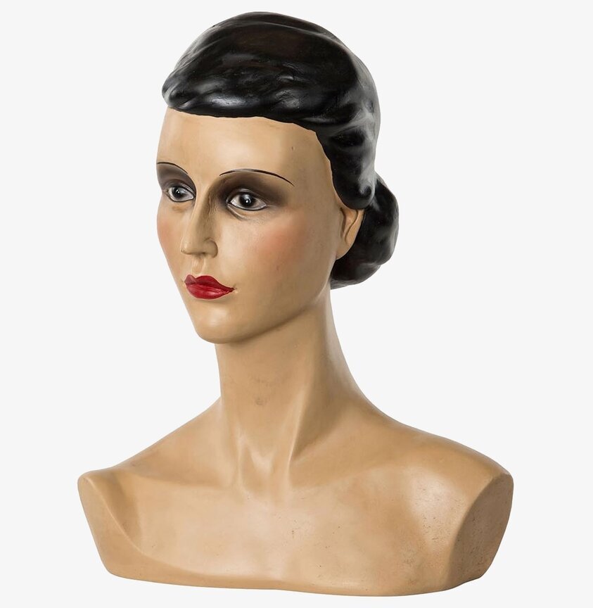 Byst Edith Poly från A Lot Decoration med eleganta detaljer