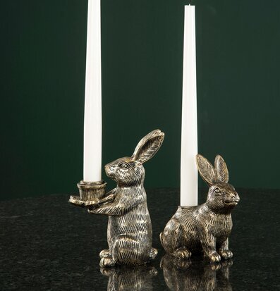 Ljusstake Hare Brun/Guld från A Lot Decoration på mörk yta