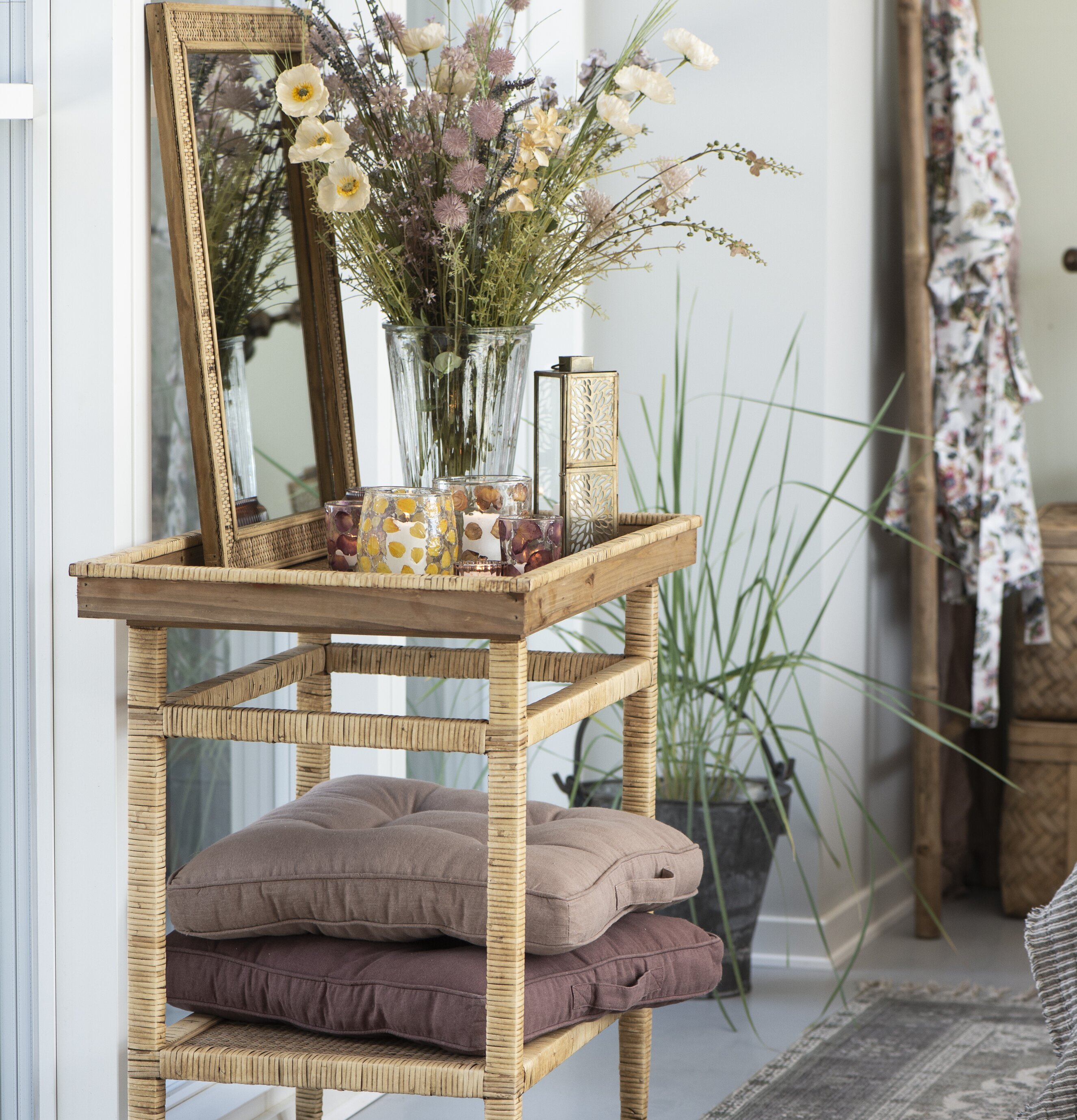 Bild av stilfullt inrett hörn med rogivande atmosfär