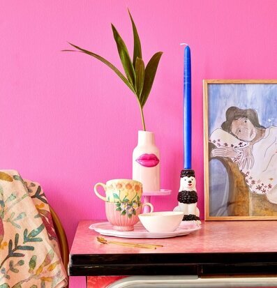 Ljusstake Pudel Vit/Svart från Rice i färgstark inredning