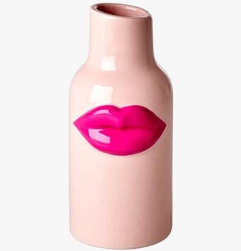 Keramikvas Fushia Lips från Rice med rosa färg och läppmotiv