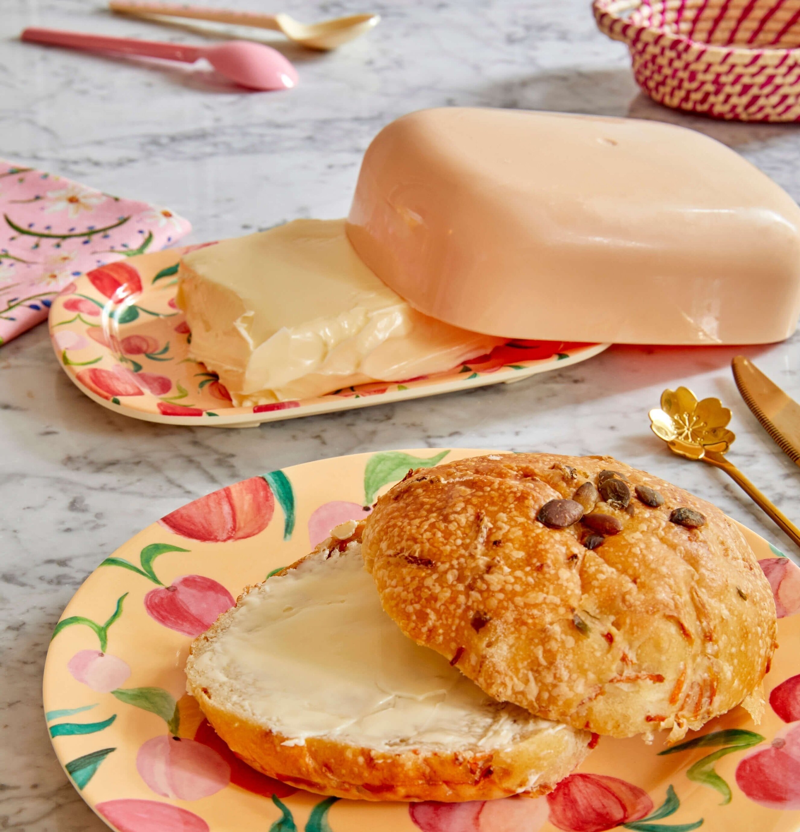 Smörkupa Melamin Peach Print från Rice med persikomönster