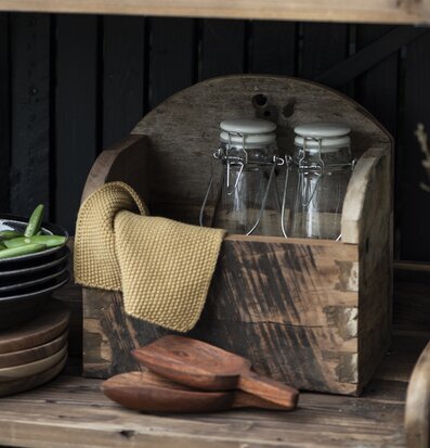 Träsked Akacia från IB Laursen i rustik köksmiljö