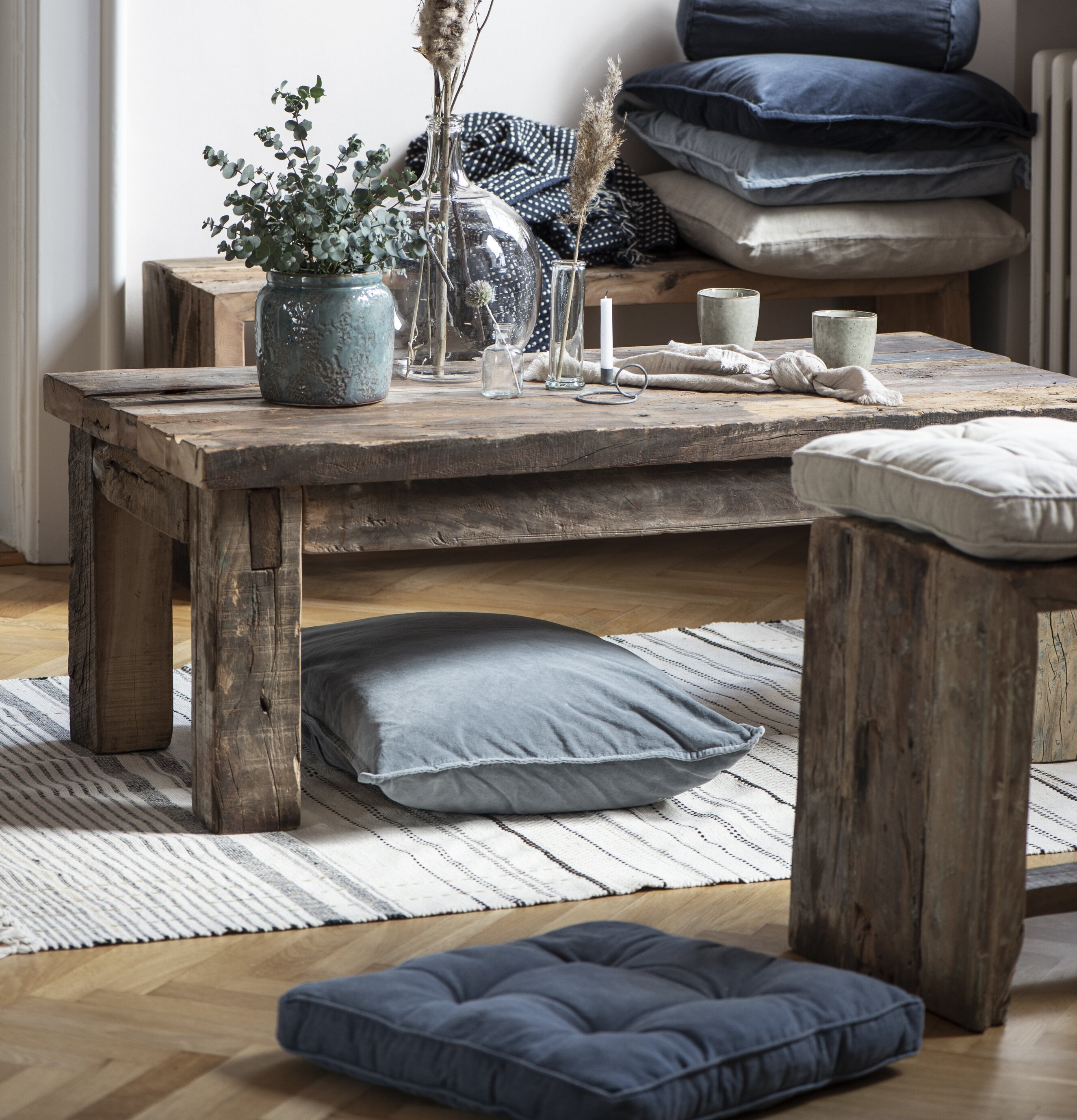 Träpall Unika från IB Laursen i rustik och naturlig miljö