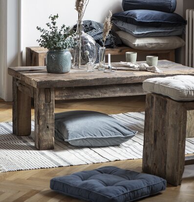 Träpall Unika från IB Laursen i rustik och naturlig miljö