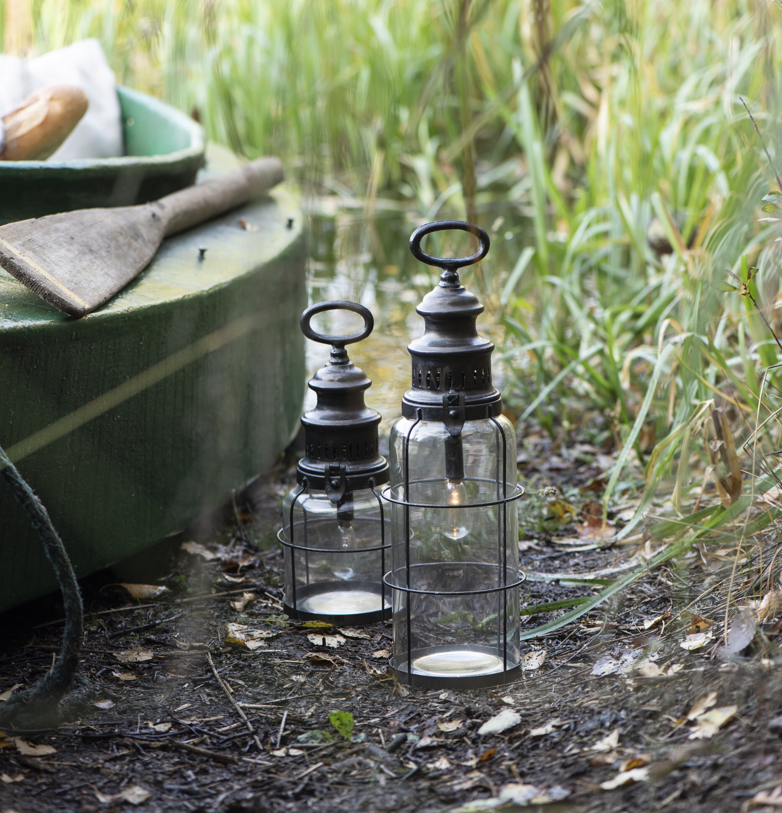 Lanterna LED Metall från IB Laursen i naturlig miljö