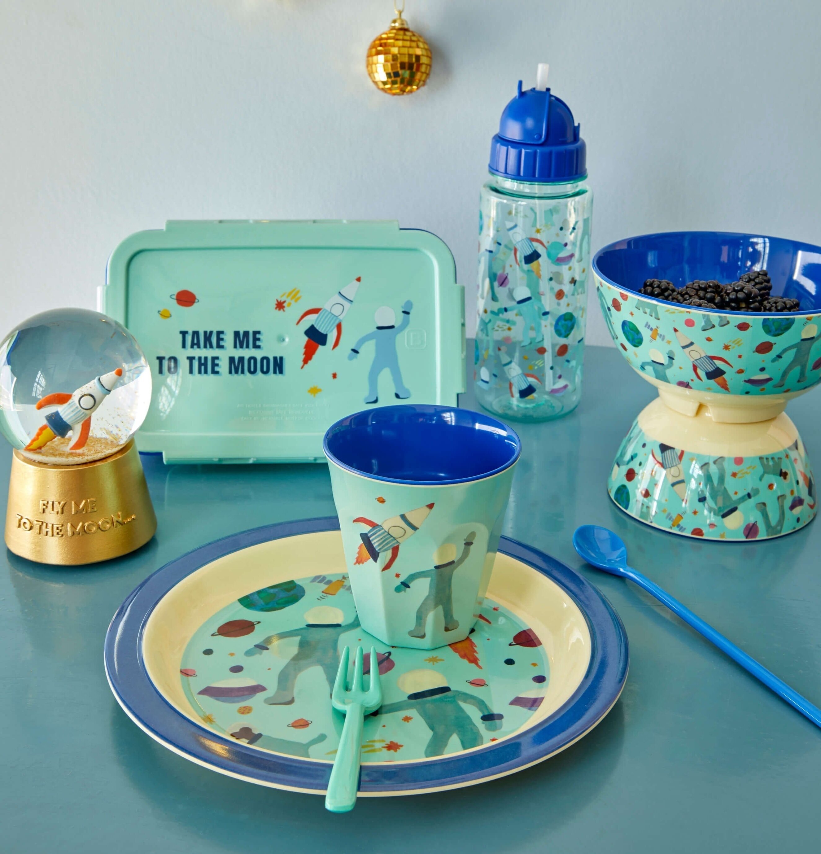 Lunchbox Space Print från Rice med rymdmotiv och tillbehör