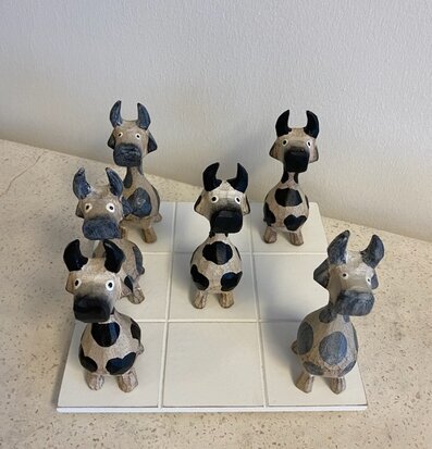 Tre i rad - Mix Trä Djur från Different Design på träplan