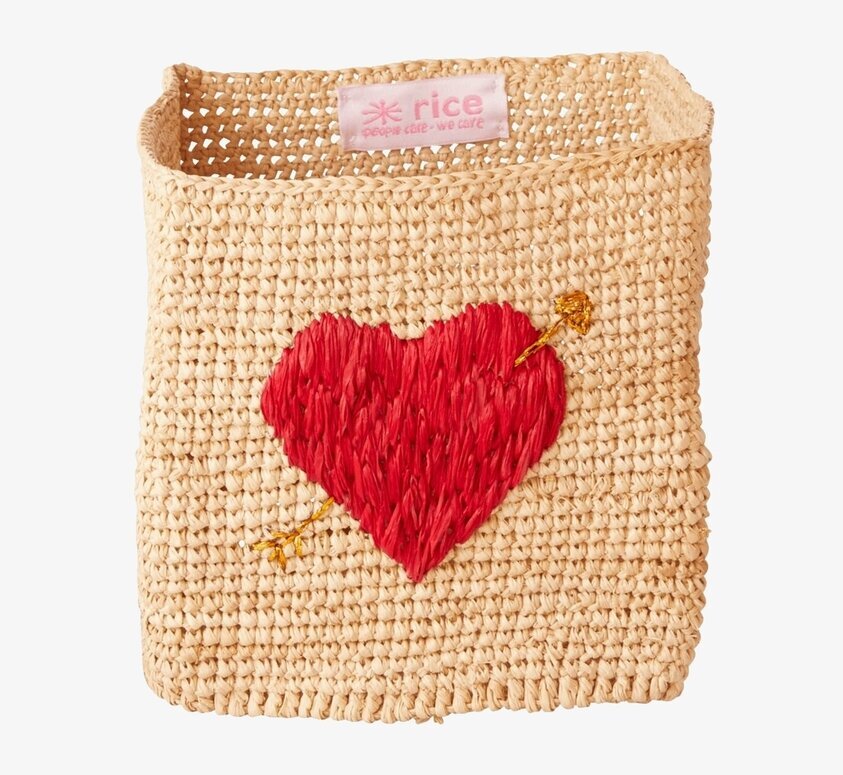 Korg Raffia Red Heart från Rice med rött hjärta och guldtråd