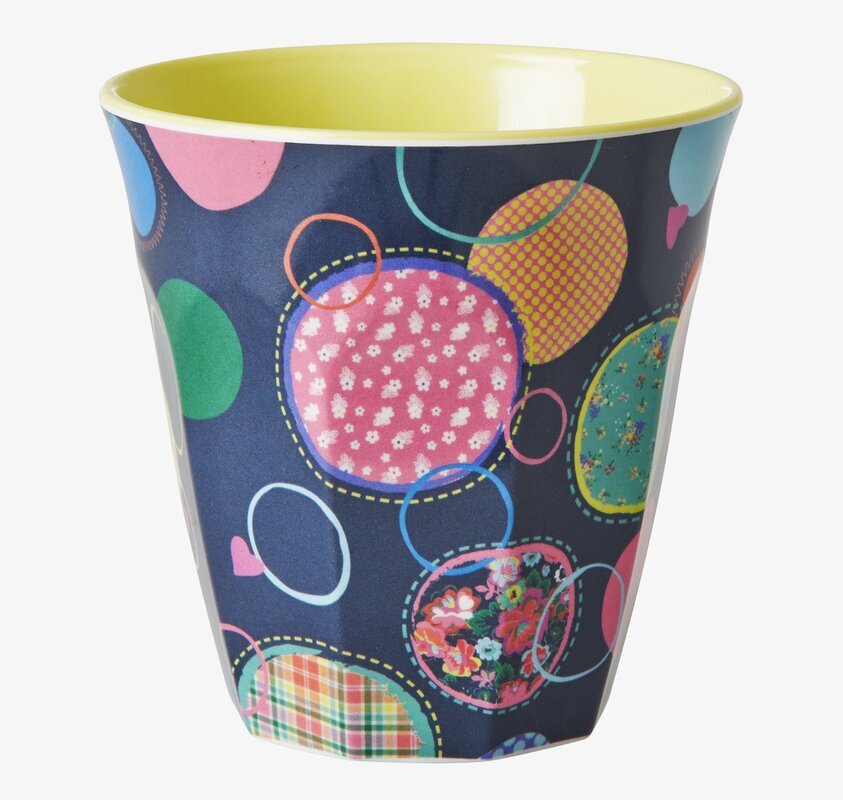 Mugg Bubblor från Rice med färgglada cirklar och mönster