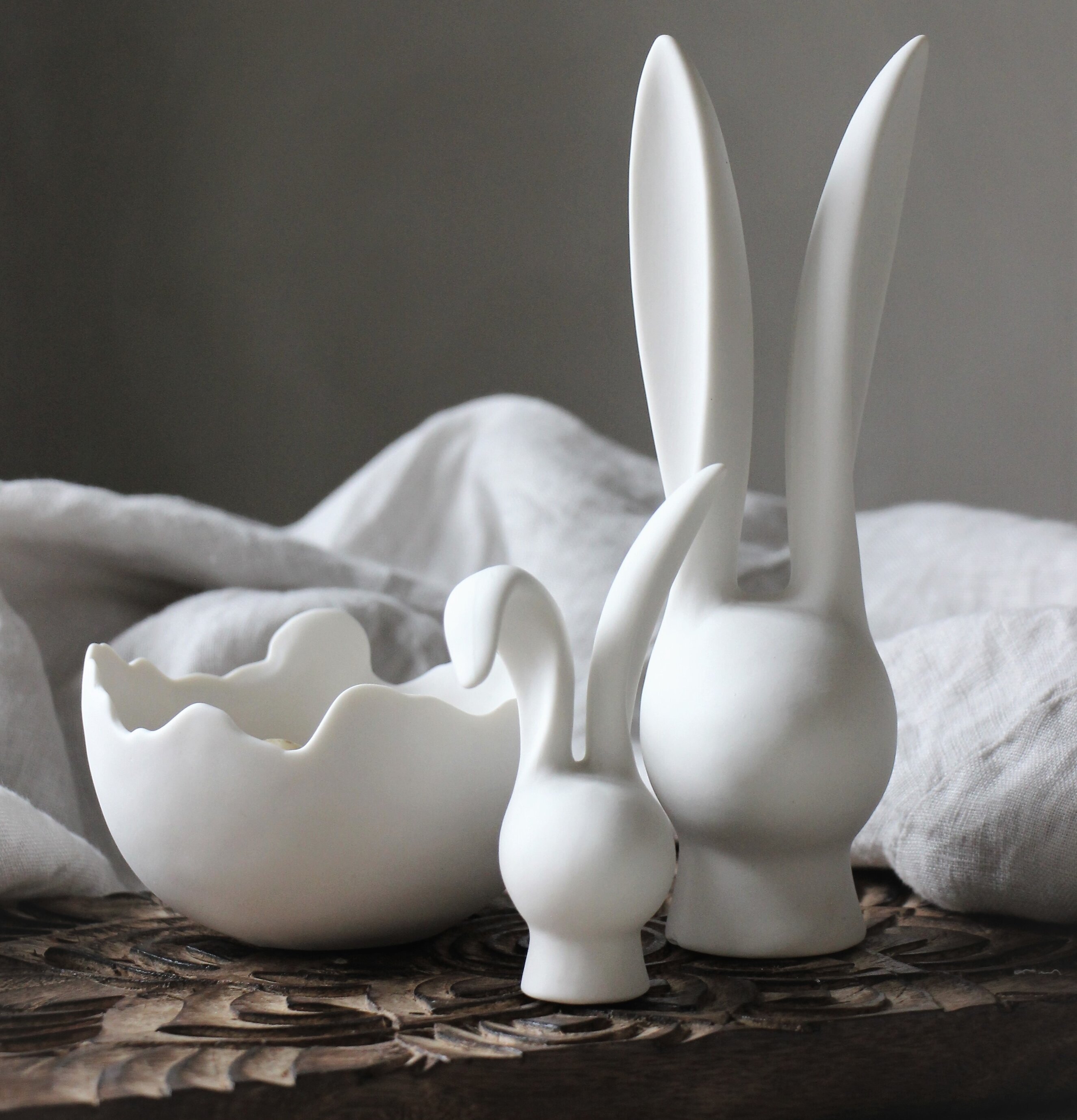 Dekor Bunny Hög från Majas Cottage med andra dekorationer