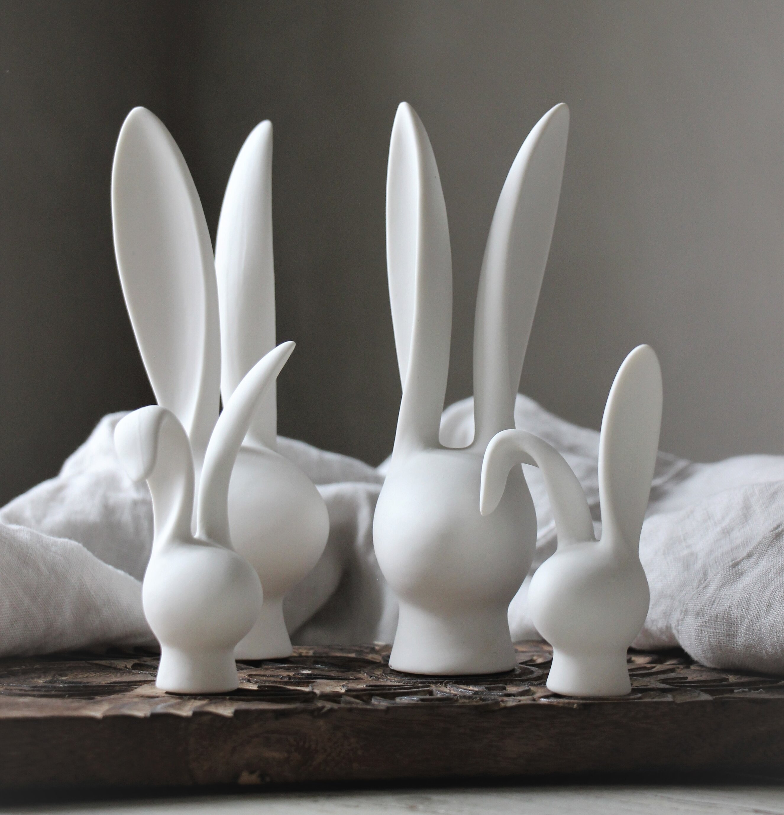 Dekor Bunny Liten från Majas Cottage, vit porslinskanin