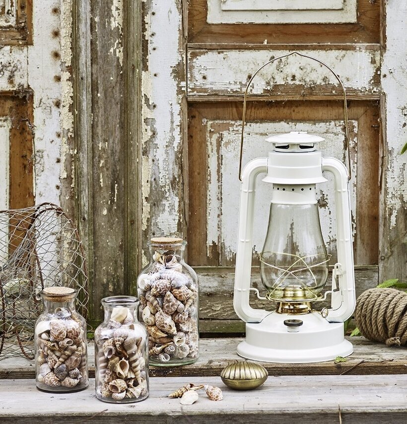 Snäckor i Glasburk Mellan från Strömshaga i rustik miljö