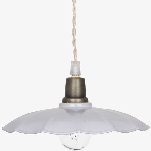 Taklampa Gustav Ljusgrå från Strömshaga i vit miljö