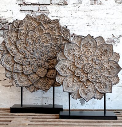 Blomdekor På Stativ från Chic Antique med antik design