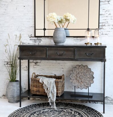 Blomdekor På Stativ från Chic Antique i rustik inredning